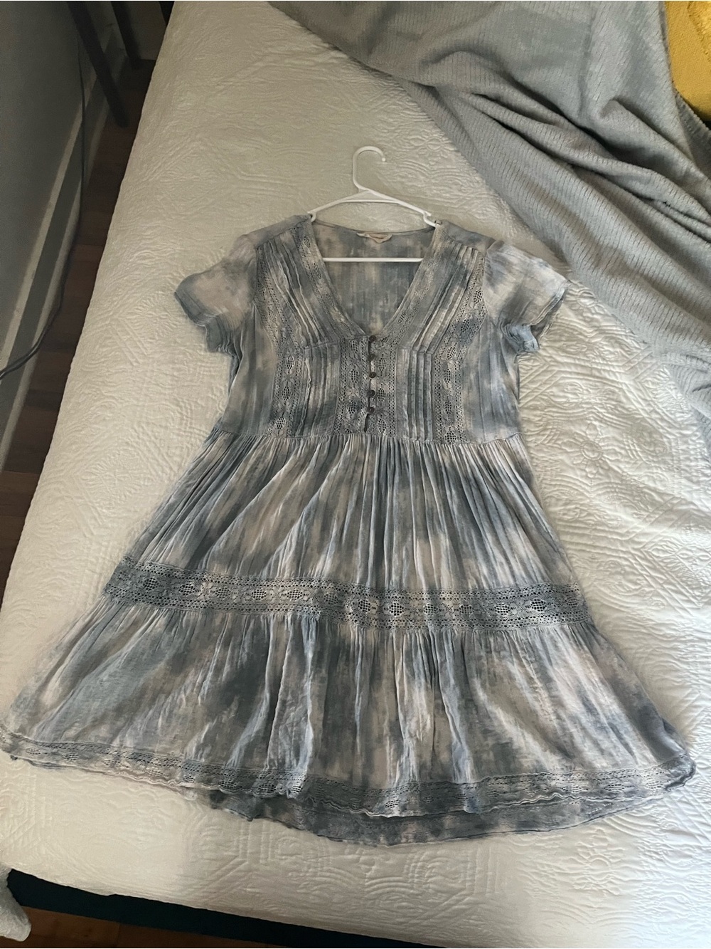 Lucky Brand Silver-Gray Tie-Dye V-Neck Dress